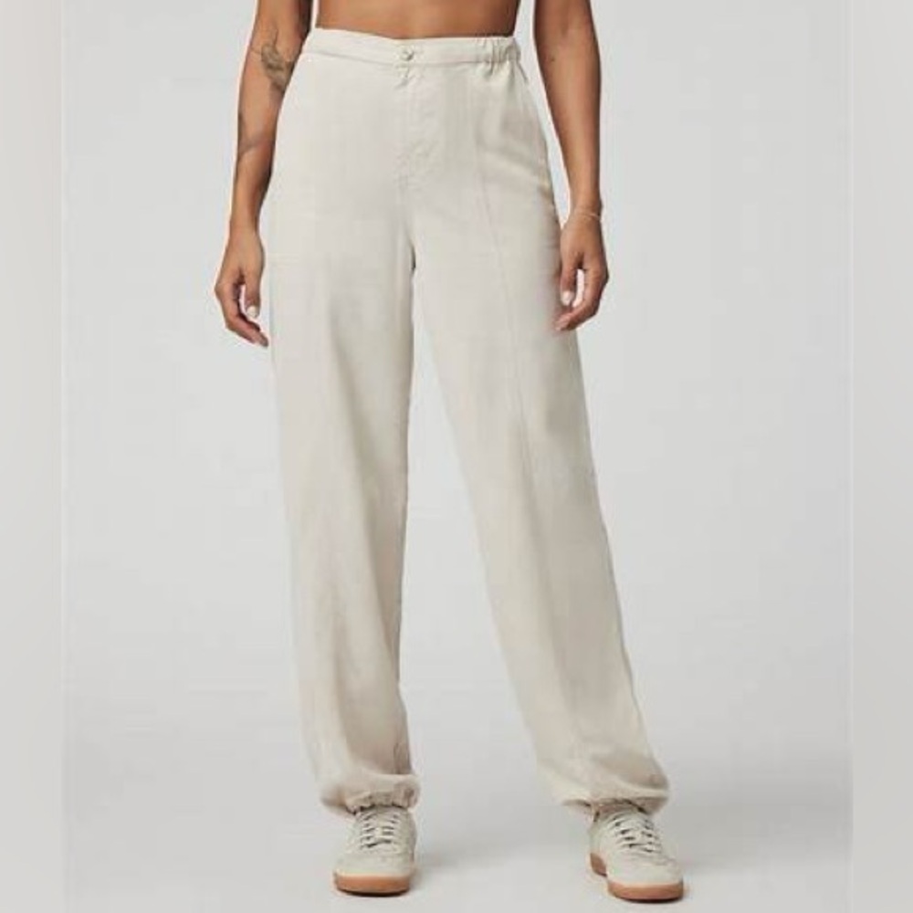 Vuori Women’s Coastline Pant Milkweed (Tan) Size Small VW4154